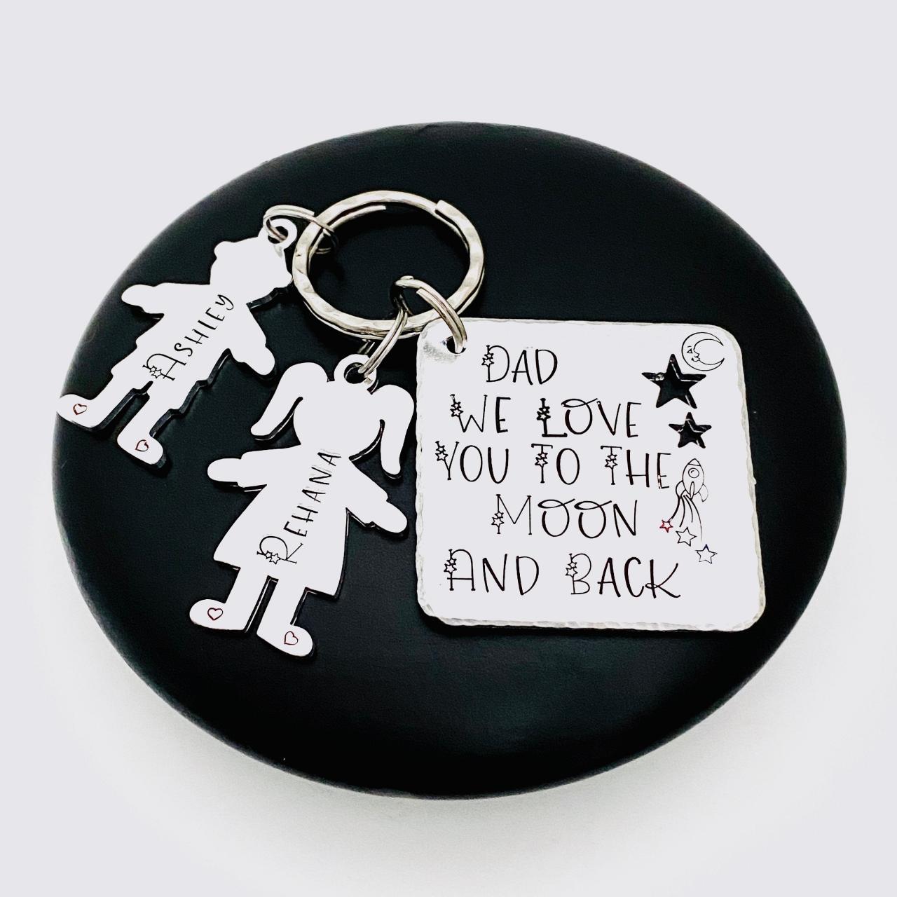 We Love You To The Moon & Back, Personalised Dad Keyring, Fathers Day Gift, Gift For Daddy, Uncle, Grandad, Gift For Him, Name Keychain..